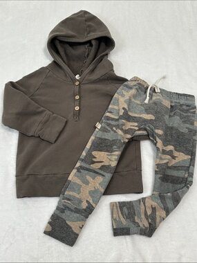 🍓 Childhoods Clothing Jogger Set 4T
